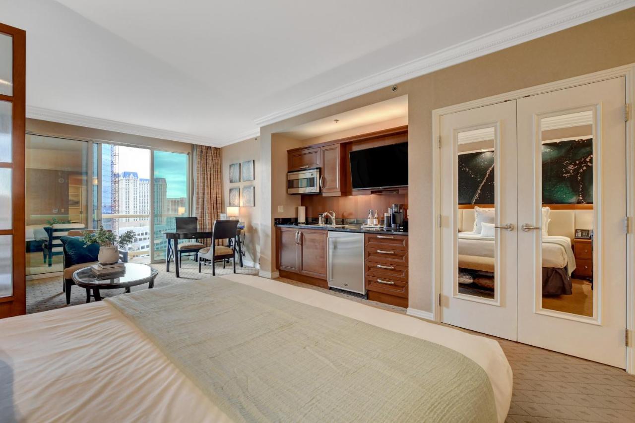 Balcony Full Strip View Suite Mgm Signature Free Valet Las Vegas Exterior foto