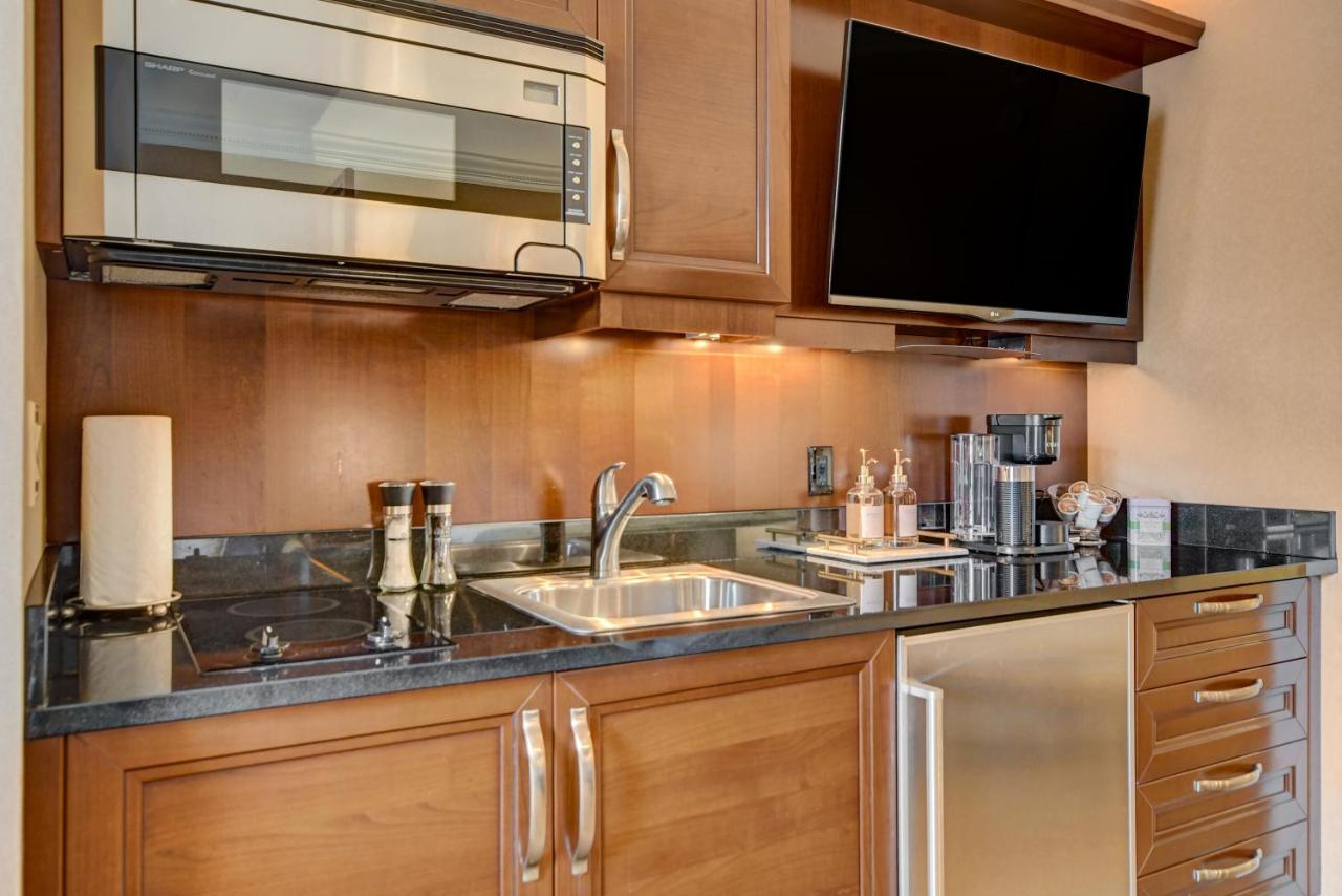 Balcony Full Strip View Suite Mgm Signature Free Valet Las Vegas Exterior foto