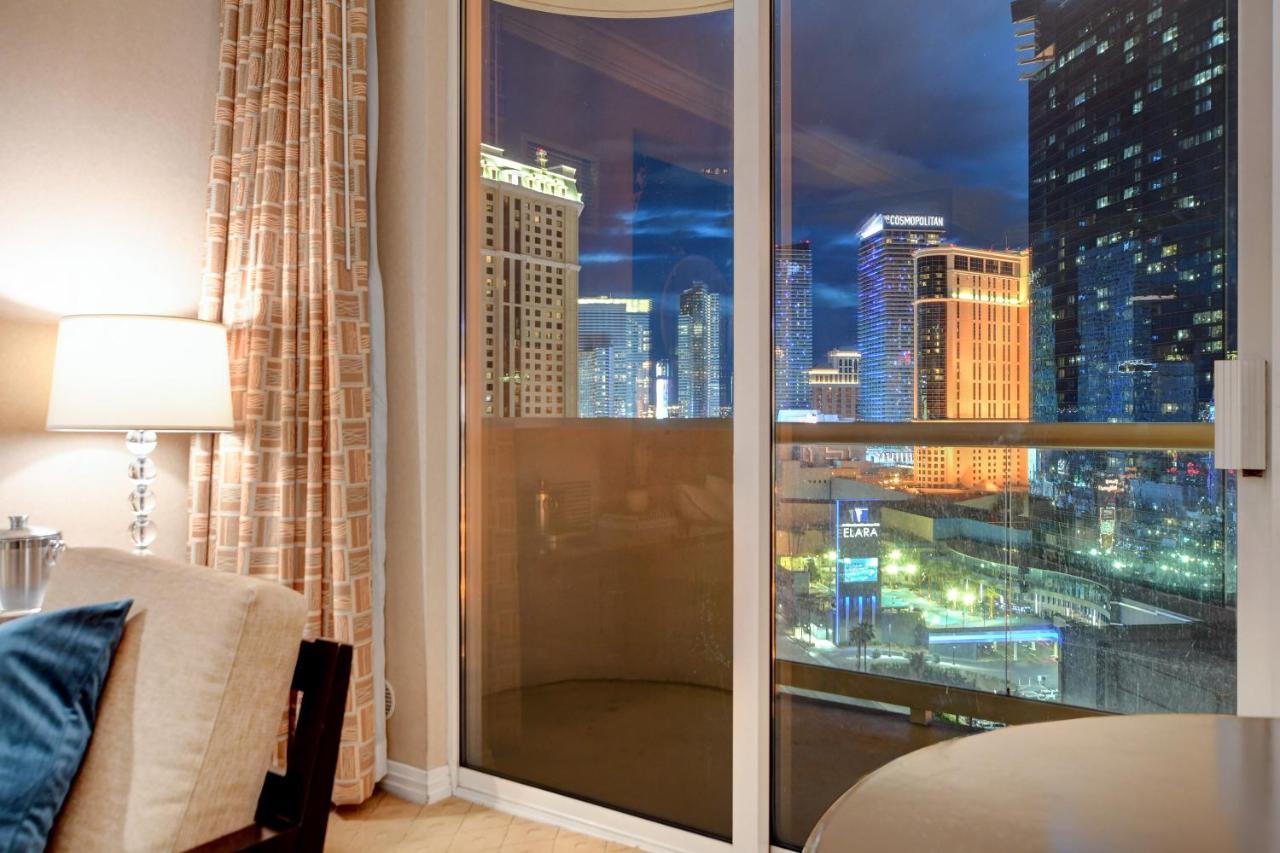 Balcony Full Strip View Suite Mgm Signature Free Valet Las Vegas Exterior foto